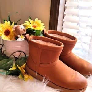 UGG  boots